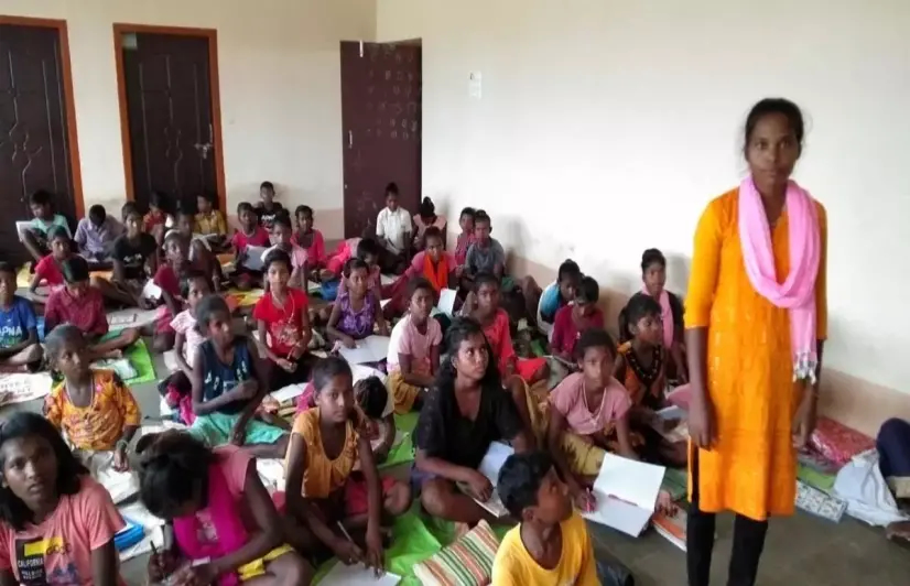 Volunteers keep the learning boat afloat for tribal kids in Jharkhand