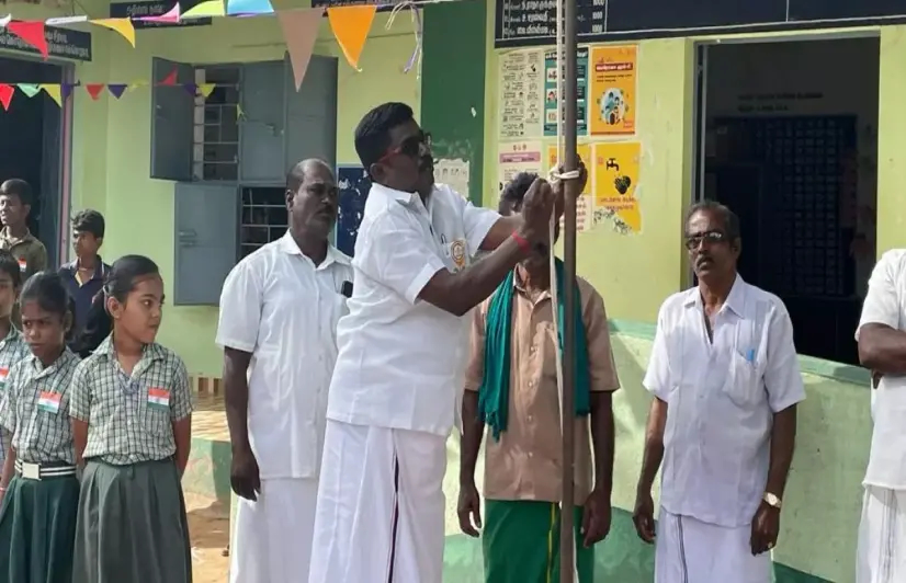 ﻿In Tamil Nadu, Dalit panchayat leaders hoist national flag under police protection