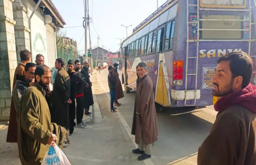 A bus ride from Budgam’s villages in search of daily employment