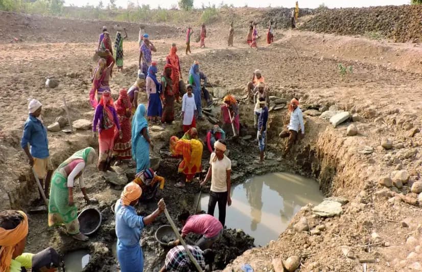Community efforts quench thirst of tribal villagers in Madhya Pradesh  