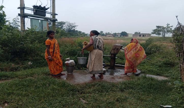 Unpaid compensation low water table throw a spanner in jjm works in dumka