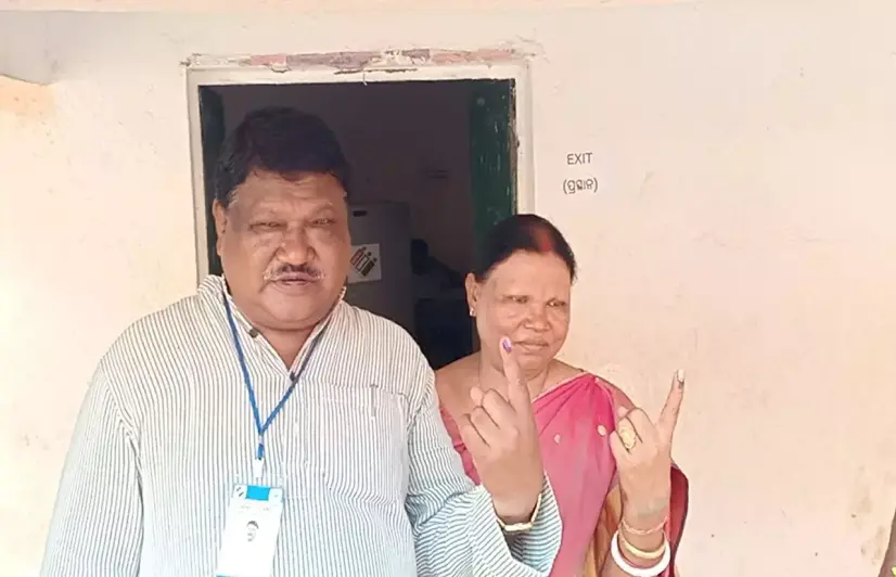 Lok Sabha election: In Odisha, 'human error' delays polling at many places; Maoists gun down polling officer in Kandhamal