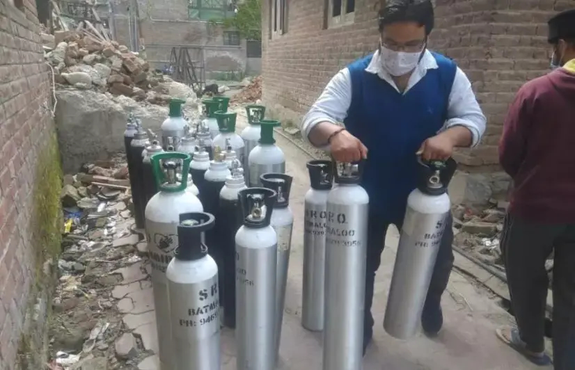 COVID-19: Kashmir's NGOs step in to deliver oxygen, food and support
