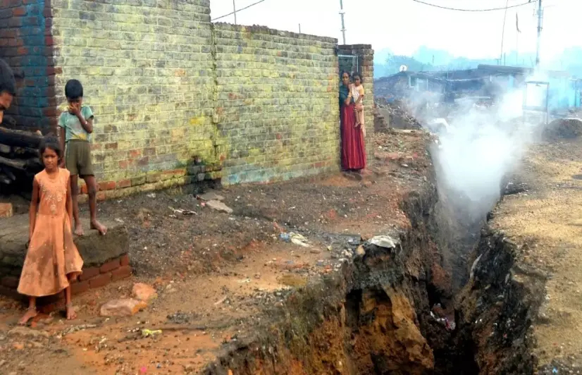 20 years on, families continue to live in fear near Jharia's underground fire 