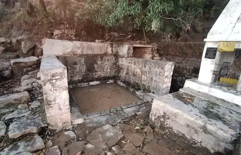 Panchayat and rural department pass the buck as this Jammu village struggles to find clean water