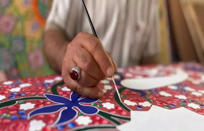 Kashmiri paper mache version 2 inspires youth, brings income to artists