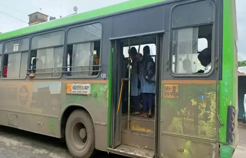 A bus ride to empowerment from Nasrapur
